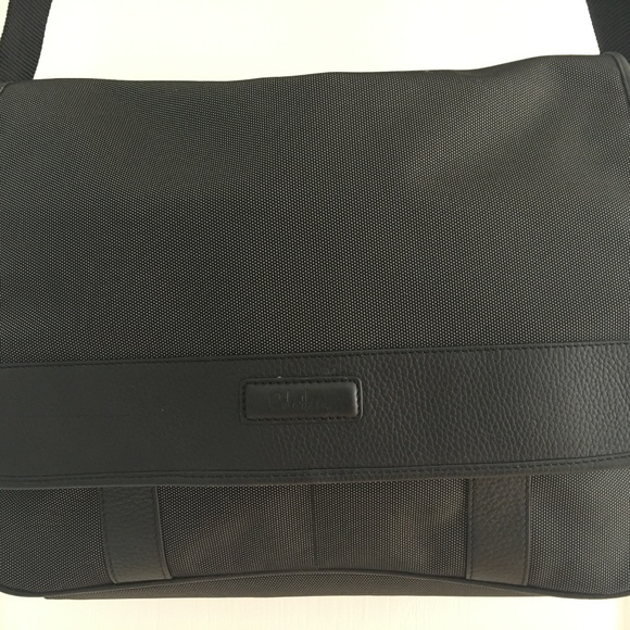 Cole Haan Mens Crossbody Messenger Bag - Picture 1 of 2